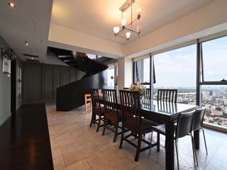 4 bed Duplex in The Met Thungmahamek Sub District D019521