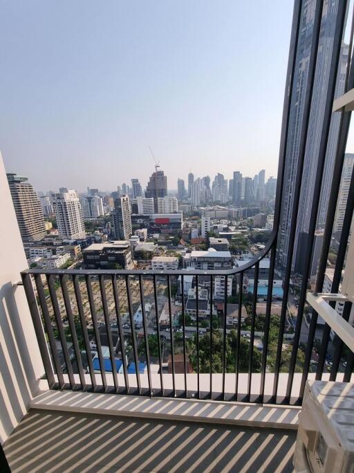 2 bed Condo in XT Ekkamai Khlong Tan Nuea Sub District C019520