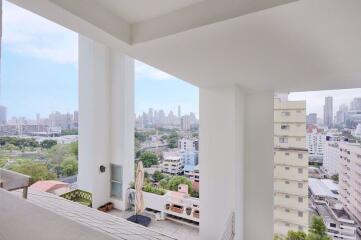 2 bed Condo in Crystal Garden Khlongtoei Sub District C019515