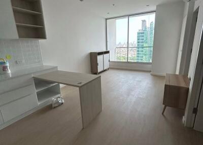 2 bed Condo in Sathorn House Silom Sub District C019504