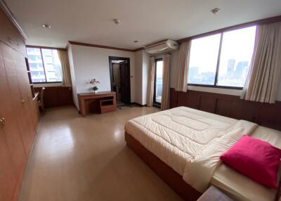 2 bed Condo in Supalai Place Condominium Khlong Tan Nuea Sub District C019496