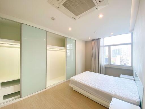 2 bed Condo in Grand Langsuan Lumphini Sub District C019492