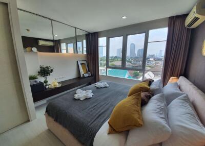 2 bed Condo in The Bangkok Sathorn-Taksin Khlong Ton Sai Sub District C019491