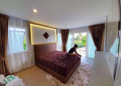 4 bed House Bangkhae District H019488