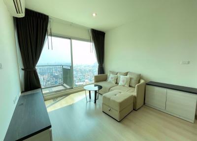 2 bed Condo in Life @ Ratchada Chankasem Sub District C019478