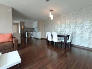 3 bed Condo in D 65 Phrakhanongnuea Sub District C019462