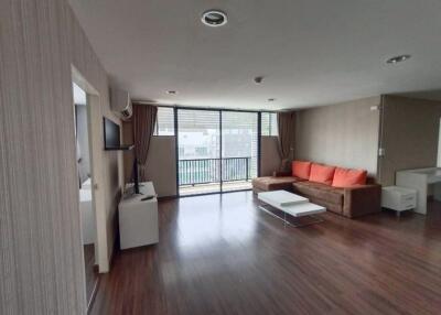 3 bed Condo in D 65 Phrakhanongnuea Sub District C019462