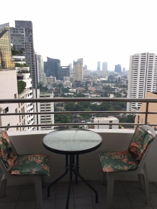 2 bed Condo in Top View Tower Khlong Tan Nuea Sub District C019438