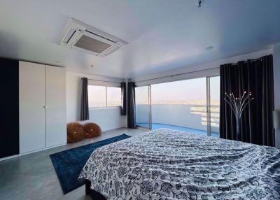 4 bed Penthouse in Tara Ruankaew Wang Thonglang District P019431