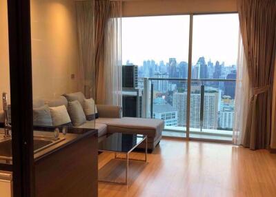 3 bed Condo in Sky Walk Condominium Phrakhanongnuea Sub District C019412