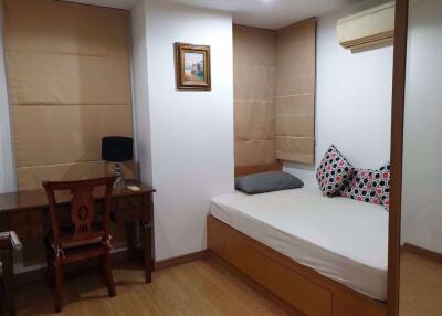 2 bed Condo in 59 Heritage Khlong Tan Nuea Sub District C019407