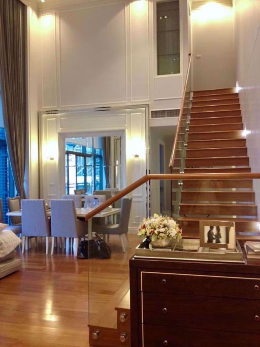 3 bed Duplex in Bright Sukhumvit 24 Khlongtan Sub District D019396