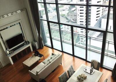 3 bed Duplex in Bright Sukhumvit 24 Khlongtan Sub District D019396