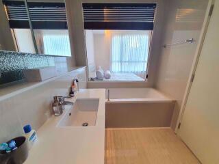 2 bed Condo in H Sukhumvit 43 Khlong Tan Nuea Sub District C019369