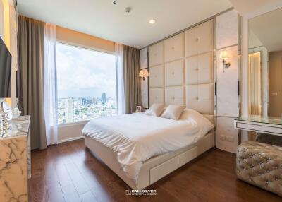 2 bed Condo in Menam Residences Wat Phraya Krai Sub District C019365