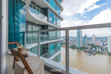 2 bed Condo in Menam Residences Wat Phraya Krai Sub District C019365