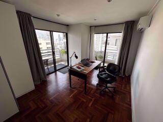 3 bed Condo in Richmond Palace Khlong Tan Nuea Sub District C019357