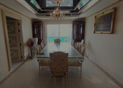 4 bed Condo in Saichol Mansion Khlong San District C019345