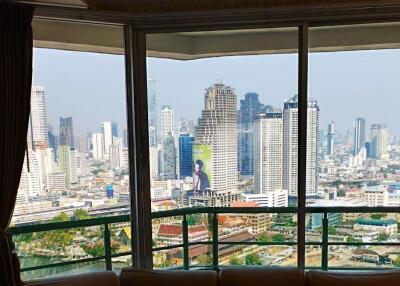 4 bed Condo in Saichol Mansion Khlong San District C019345