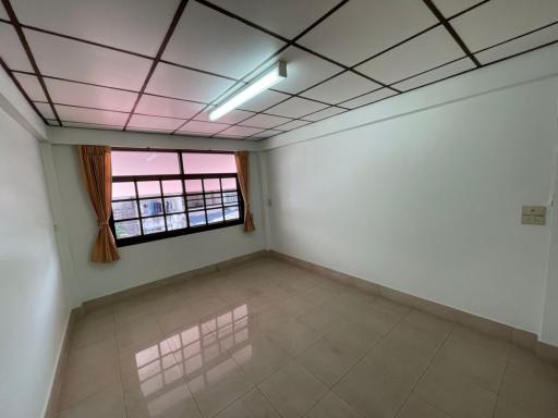 7 bed House Bangphongphang Sub District H019340