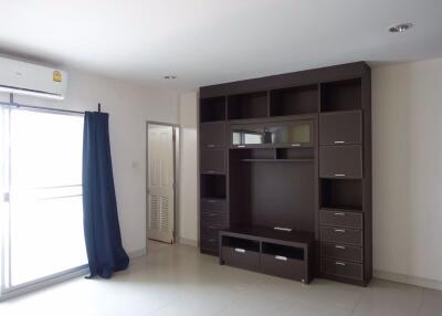 3 bed Condo in Aree Place Phahonyothin Phayathai District C019334