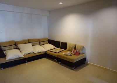 3 bed Condo in Aree Place Phahonyothin Phayathai District C019334