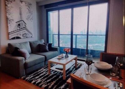 2 bed Condo in The Lumpini 24 Khlongtan Sub District C019307