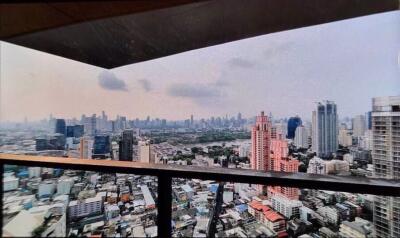 2 bed Condo in The Lumpini 24 Khlongtan Sub District C019307