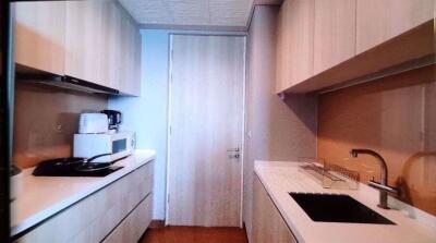 2 bed Condo in The Lumpini 24 Khlongtan Sub District C019307