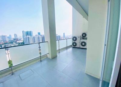 2 bed Duplex in Baan Nonsi Sathon District D019305