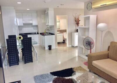 2 bed Condo in Serene Place Sukhumvit 24 Khlongtan Sub District C019302