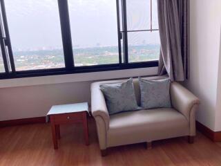 3 bed Condo in Royal River Place Yan Nawa District C019289