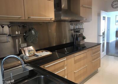 3 bed Condo in Tower Park Khlong Toei Nuea Sub District C019288