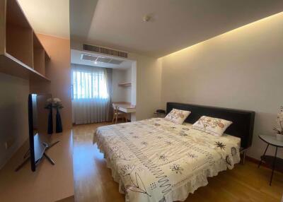 3 bed Condo in Residence 52 Phrakhanong District C019286