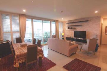 3 bed Condo in Watermark Chaophraya Khlong Ton Sai Sub District C019245