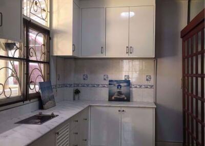 4 bed House Latkrabang Sub District H019243