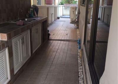 4 bed House Latkrabang Sub District H019243