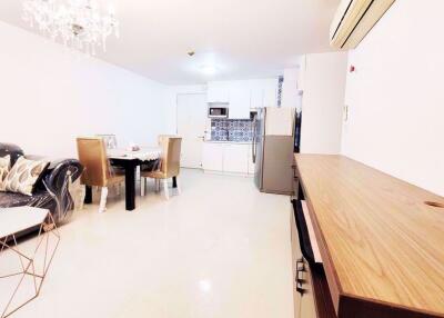 2 bed Condo in The Clover Khlong Tan Nuea Sub District C019238