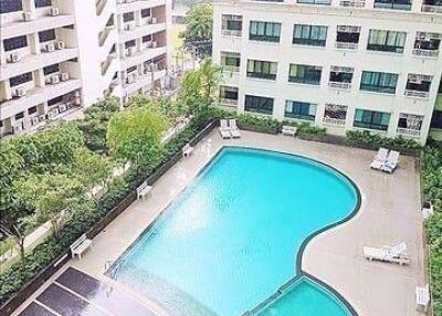 2 bed Condo in Lumpini Ville Phahol - Suthisarn Samsennai Sub District C019217