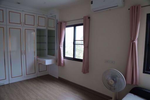 4 bed House Prawet Sub District H019213