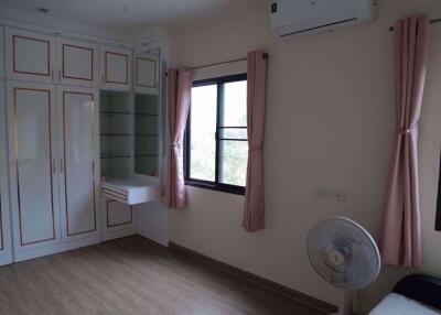 4 bed House Prawet Sub District H019213