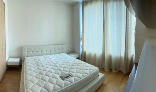 2 bed Condo in The Empire Place Yan Nawa Sub District C019211