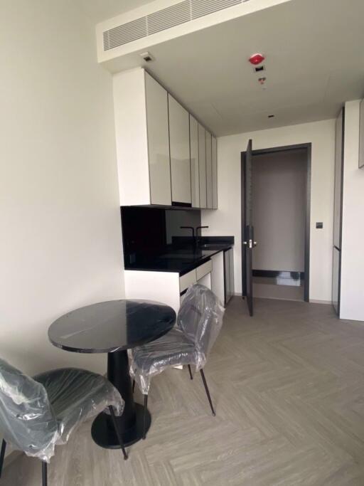 1 bed Condo in Chapter Charoennakhorn-Riverside Banglamphulang Sub District C019196