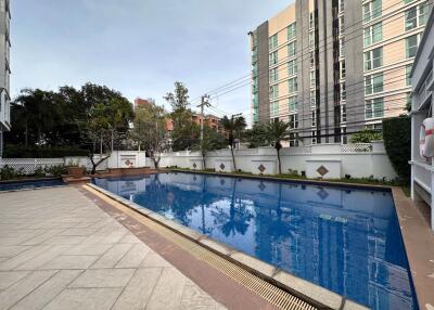 2 bed Condo in The Bangkok Sukhumvit 61 Khlong Tan Nuea Sub District C019189