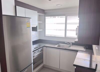 2 bed Condo in Baan Sukhumvit 14 Khlongtoei District C019181