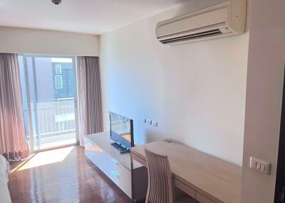 2 bed Condo in Baan Sukhumvit 14 Khlongtoei District C019181