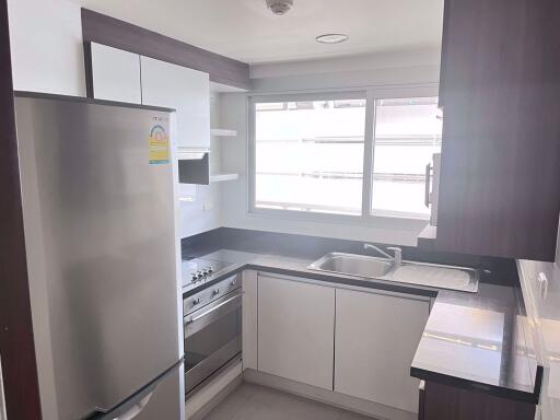 2 bed Condo in Baan Sukhumvit 14 Khlongtoei District C019181