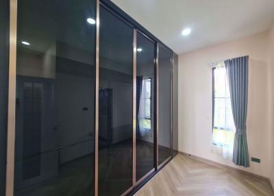 3 bed House Khlongthanon Sub District H019179