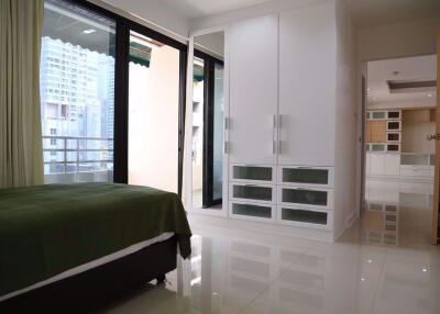 2 bed Condo in Sampoom Garden Bang Rak District C019176