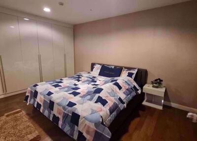 3 bed Condo in Belle Grand Rama 9 Huai Khwang Sub District C019162
